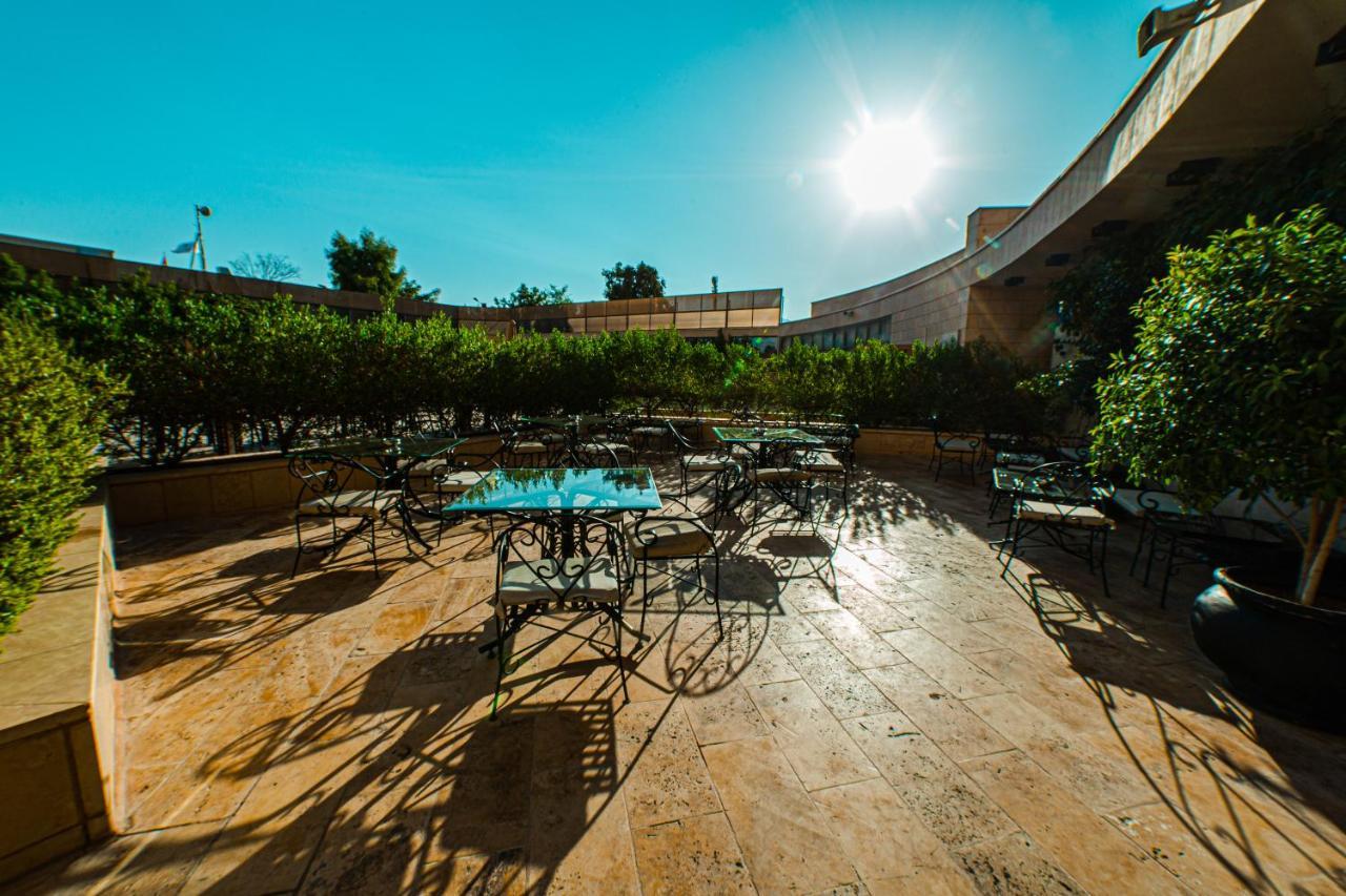 奥瑞克斯亚喀巴酒店 外观 照片 The courtyard at the University of Arizona