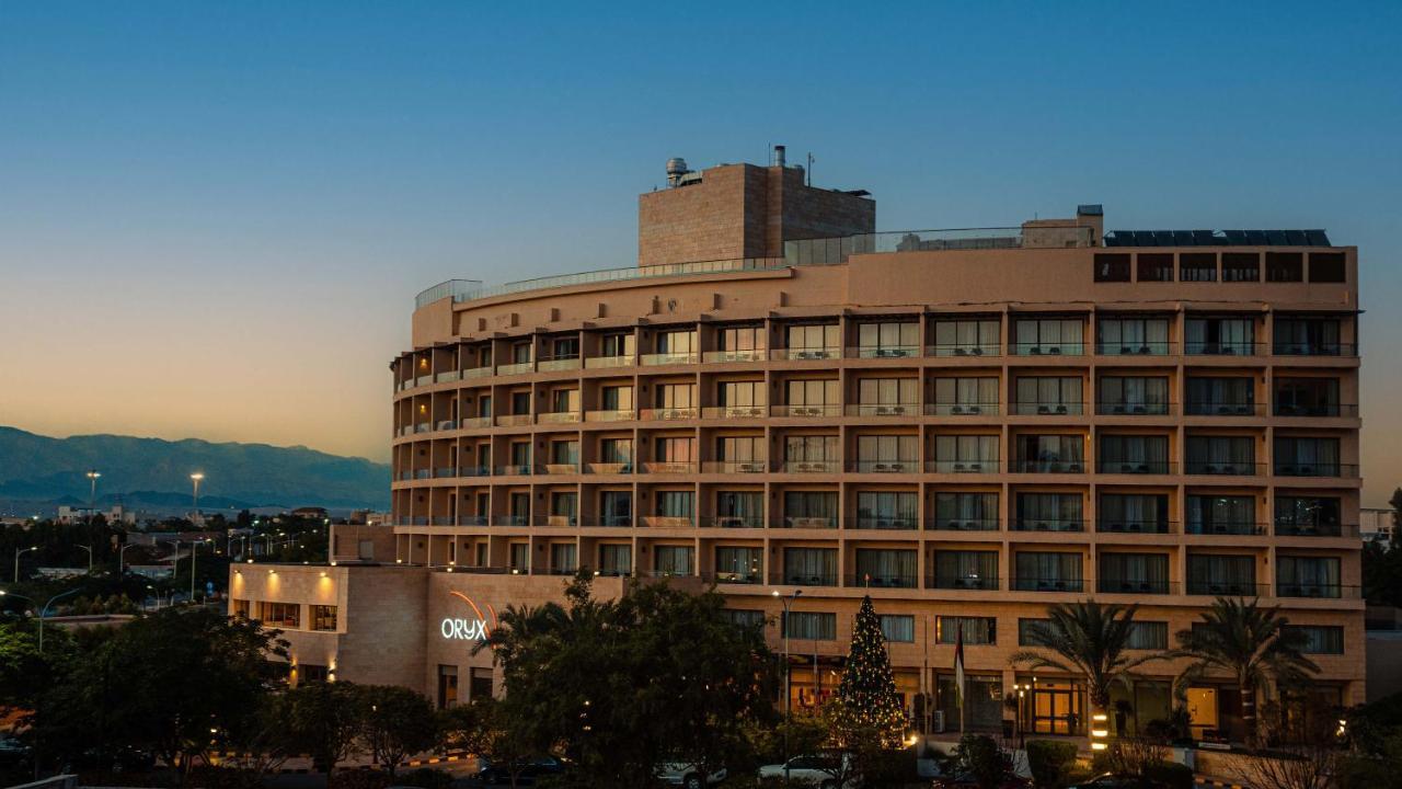 奥瑞克斯亚喀巴酒店 外观 照片 The hotel at night