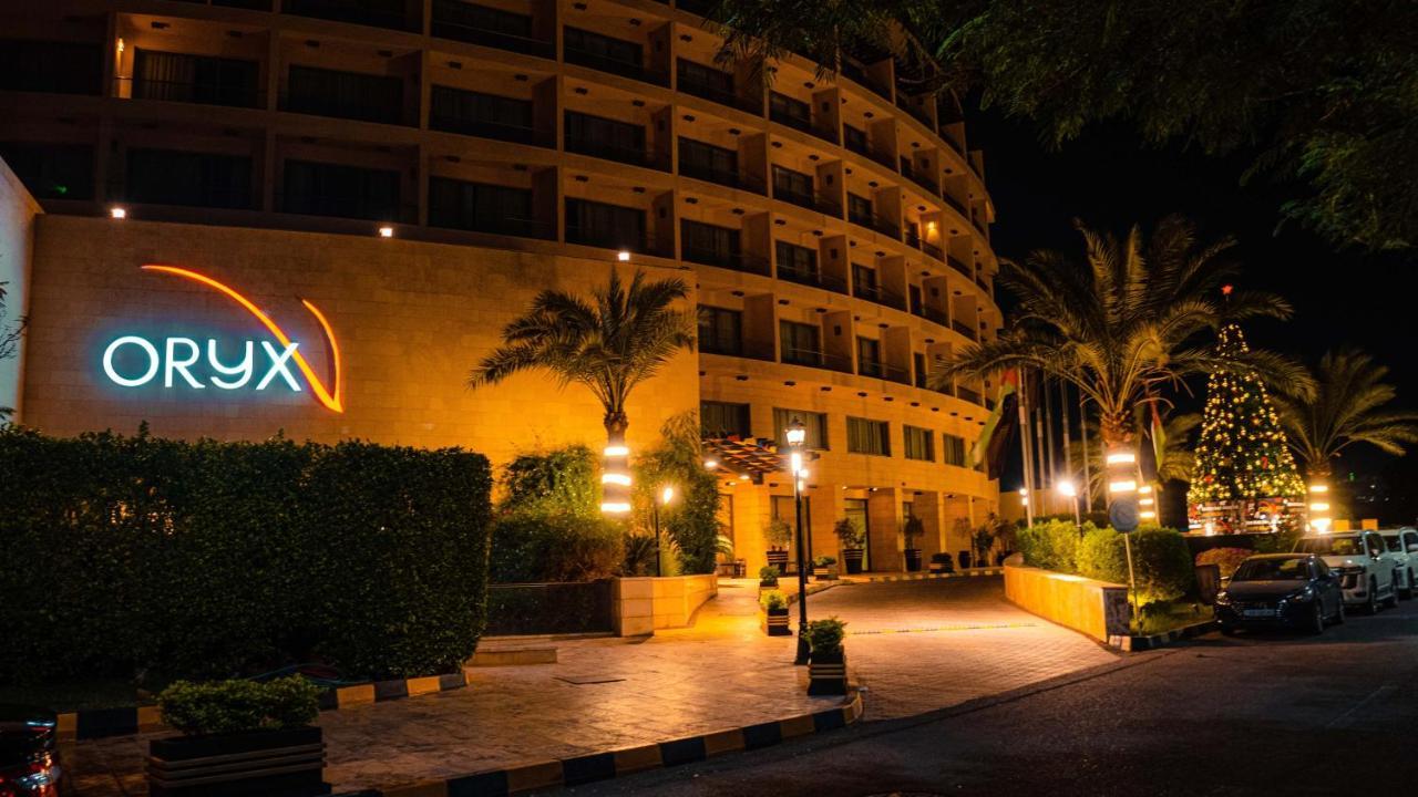 奥瑞克斯亚喀巴酒店 外观 照片 The hotel at night