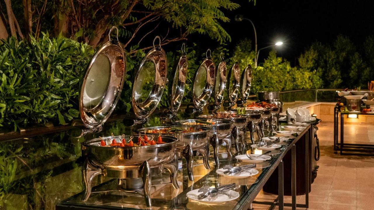 奥瑞克斯亚喀巴酒店 外观 照片 A buffet at a hotel